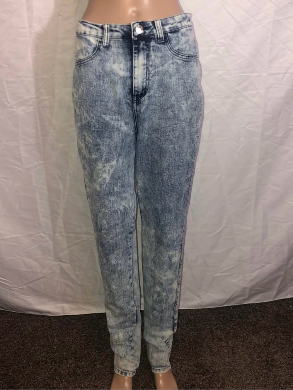 Women's Acid Wash High-Rise Jeans - Light Blue